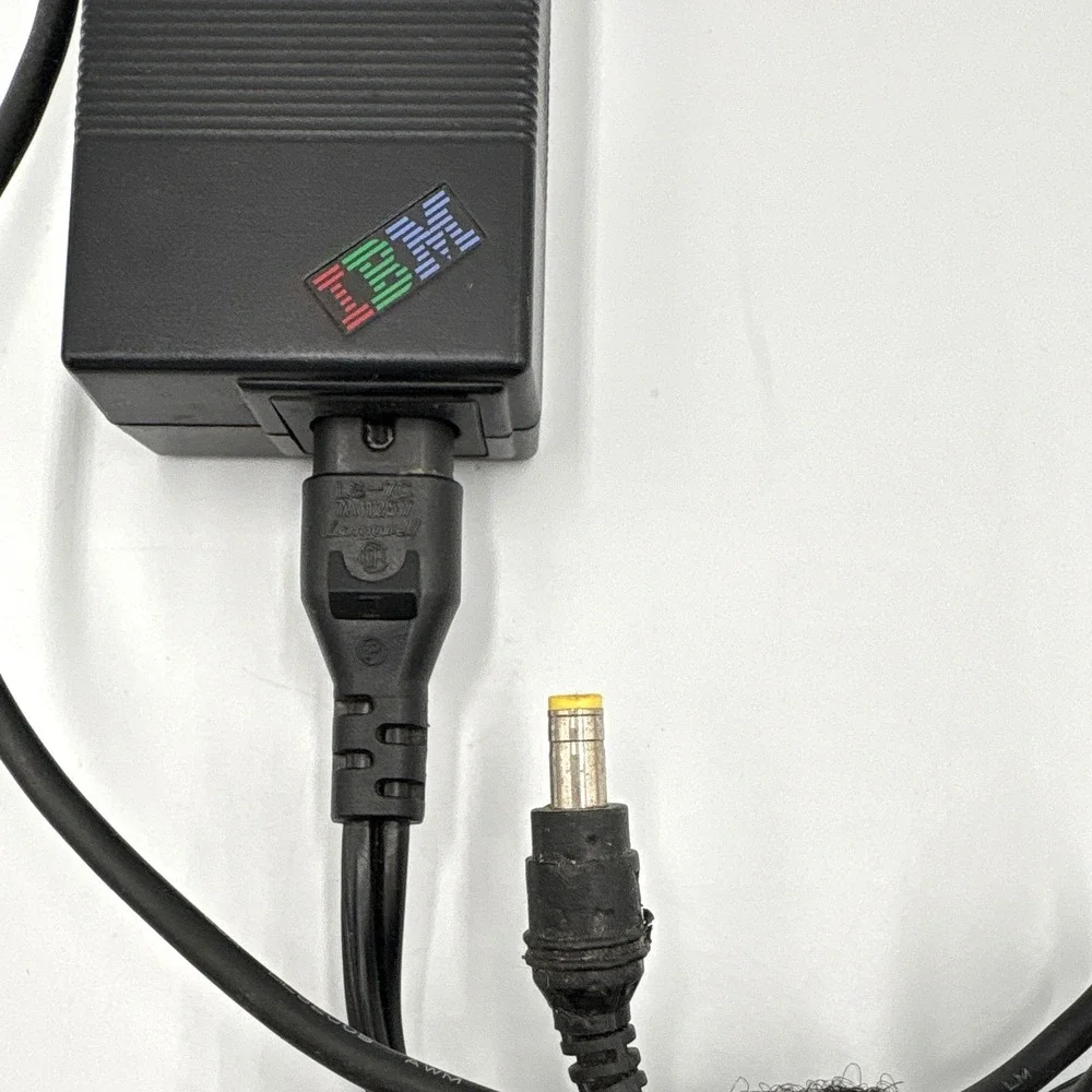 IBM AC Adapter Laptop Power Supply Charger Black 08K8208 1547